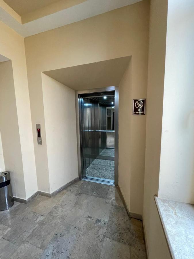 יירבאן Armenak Apartment No 8, Abovyan Street מראה חיצוני תמונה