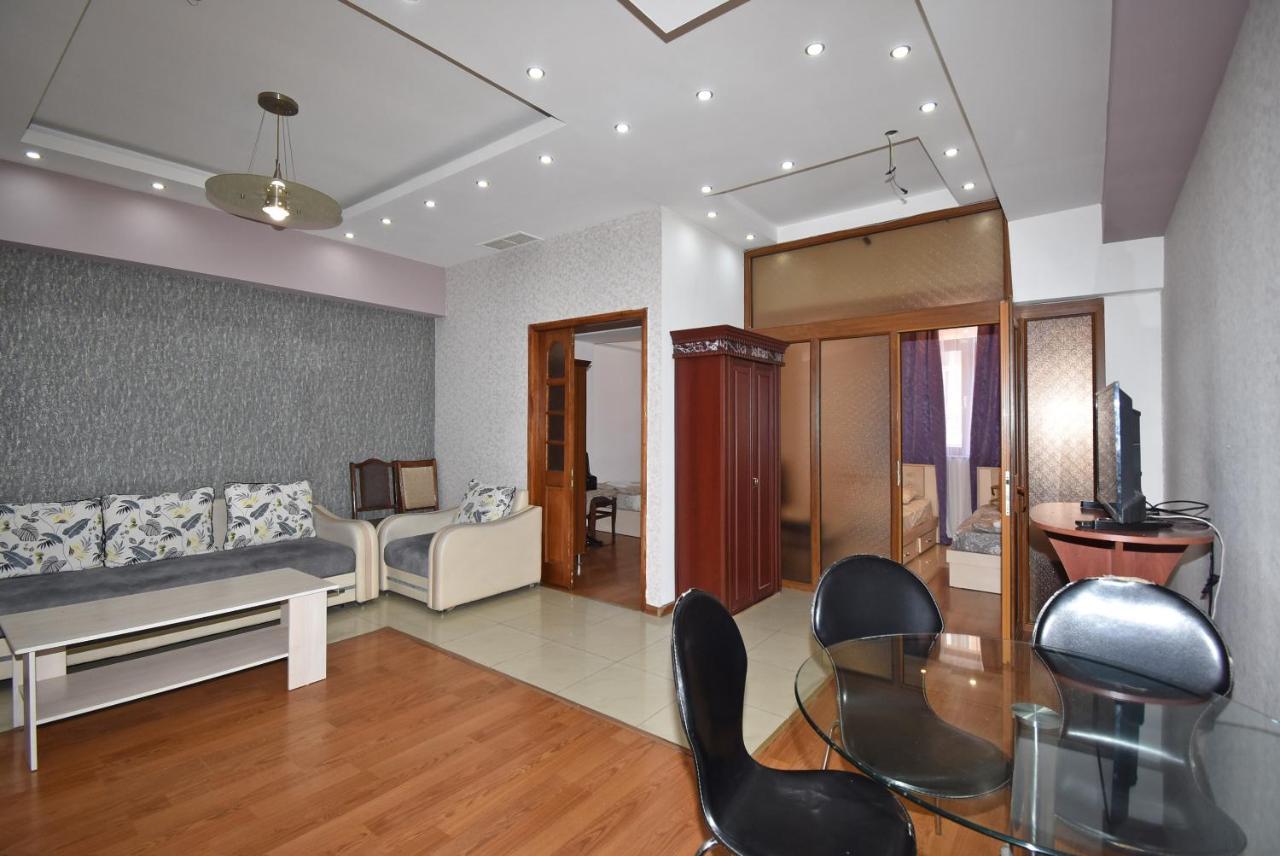 יירבאן Armenak Apartment No 8, Abovyan Street מראה חיצוני תמונה