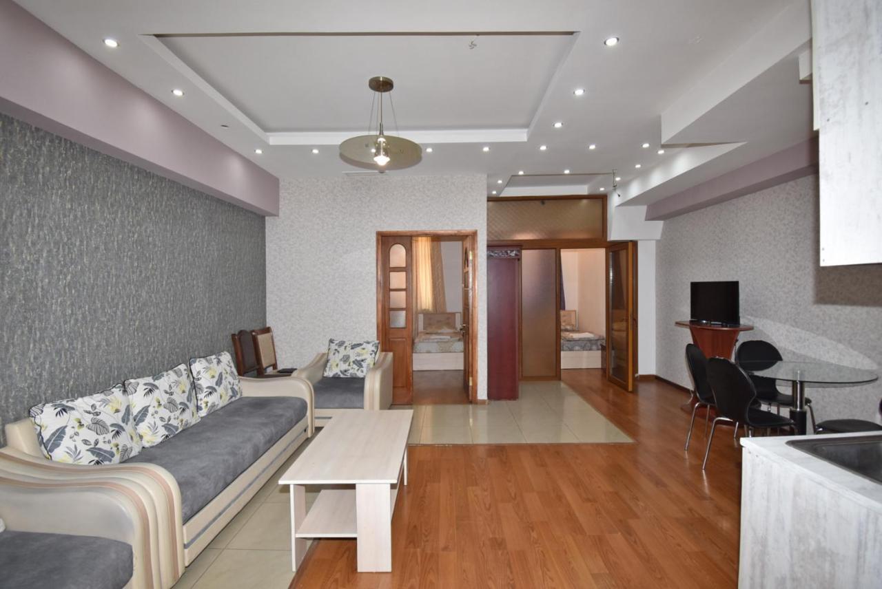 יירבאן Armenak Apartment No 8, Abovyan Street מראה חיצוני תמונה