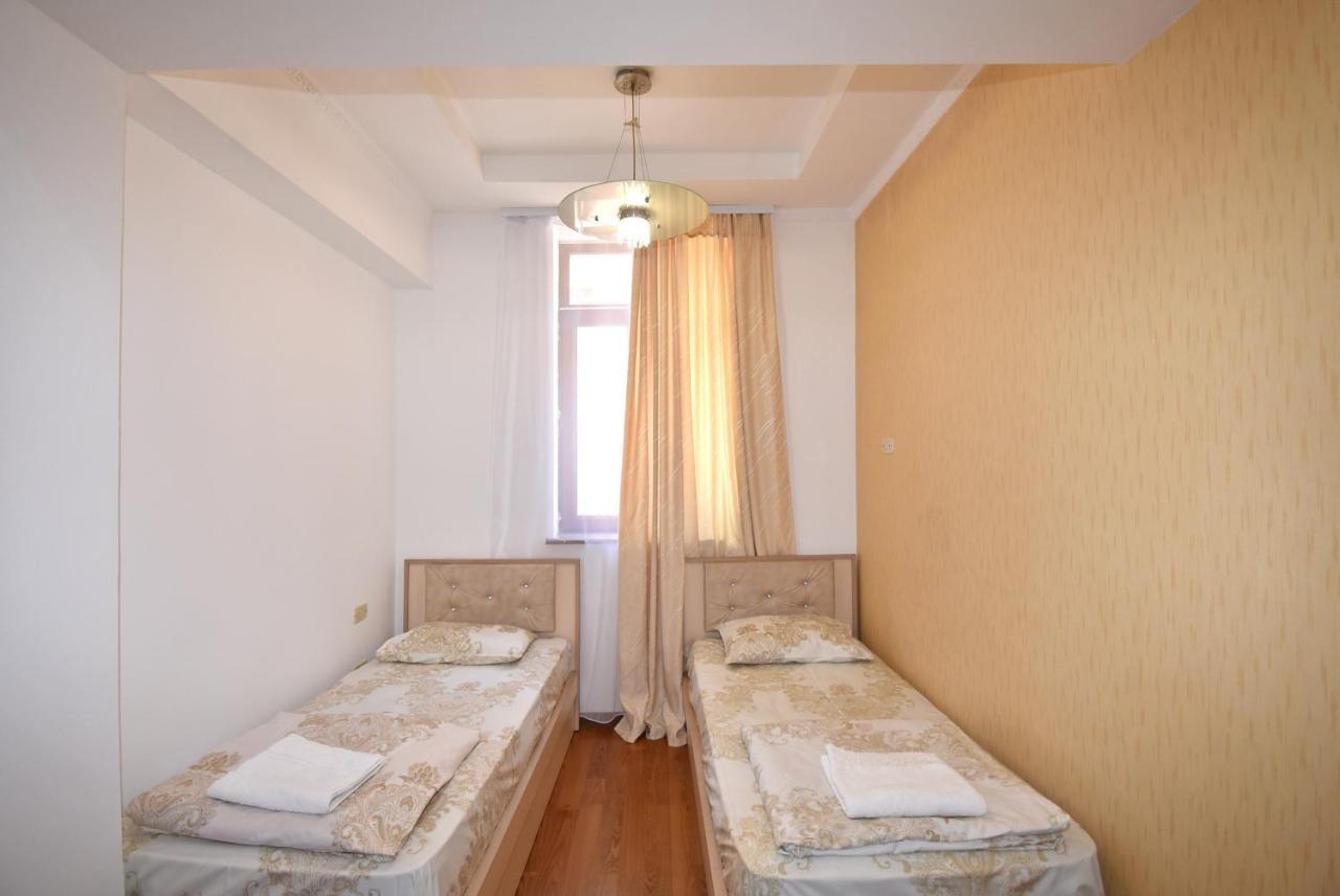 יירבאן Armenak Apartment No 8, Abovyan Street מראה חיצוני תמונה